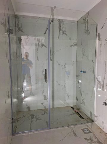 Tuš kabine između dva zida – na baglame